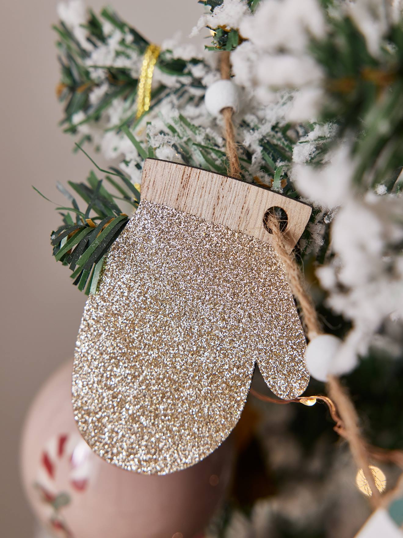 Houten kerstslinger in twee kleuren hout