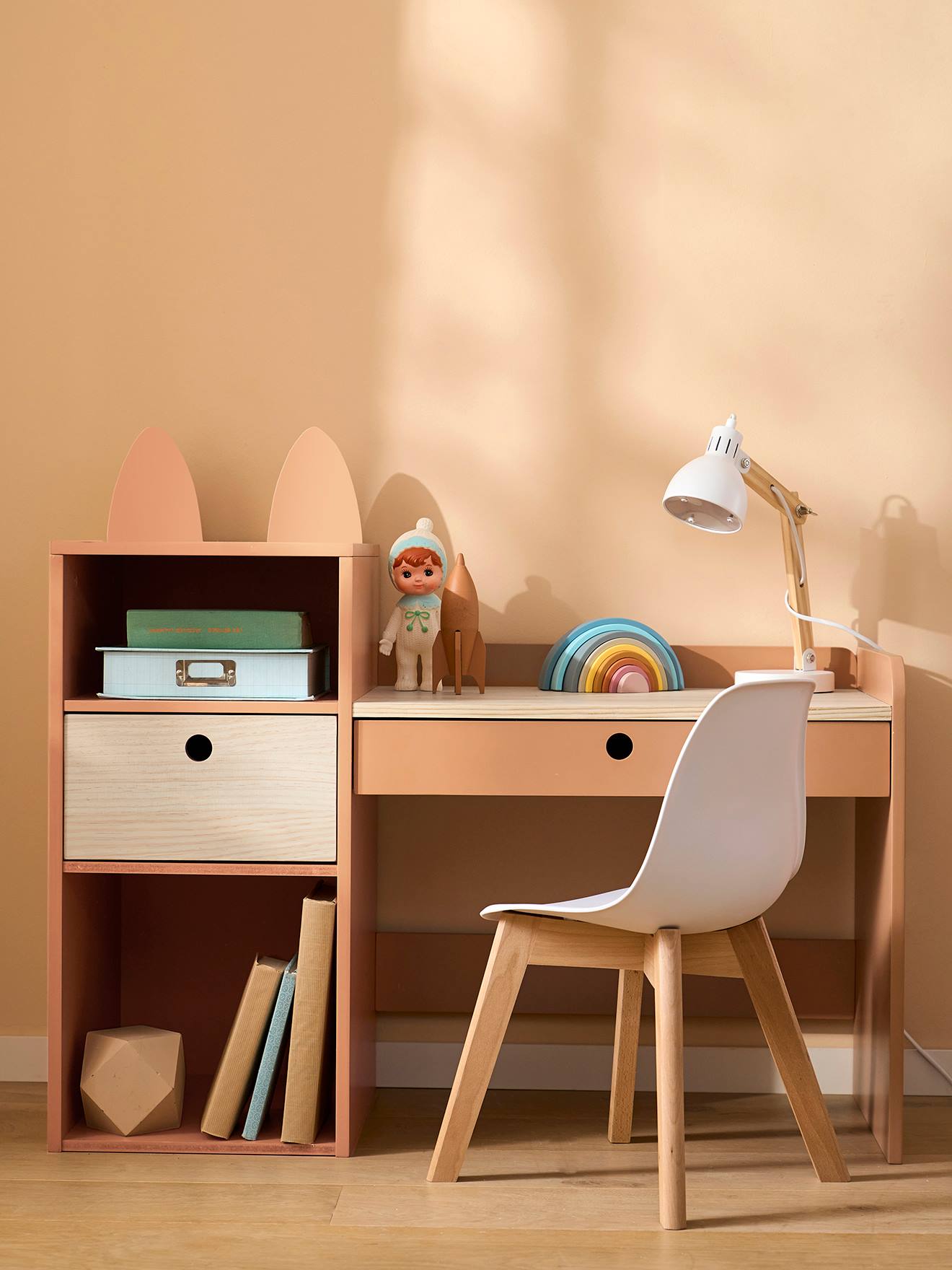 Kleuterbureau FOXY roodkleurig