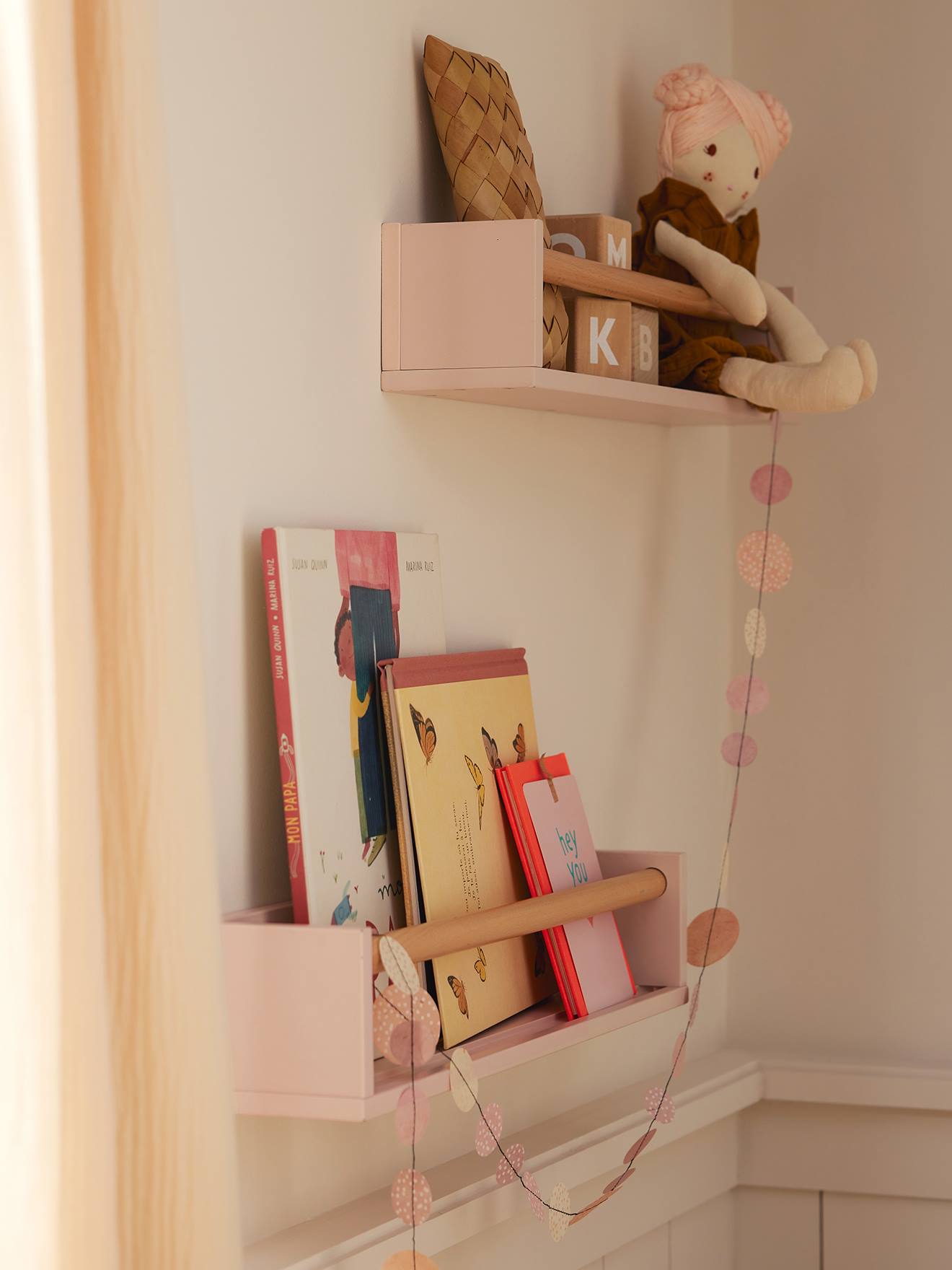 Set van 2 boekenkastjes roze