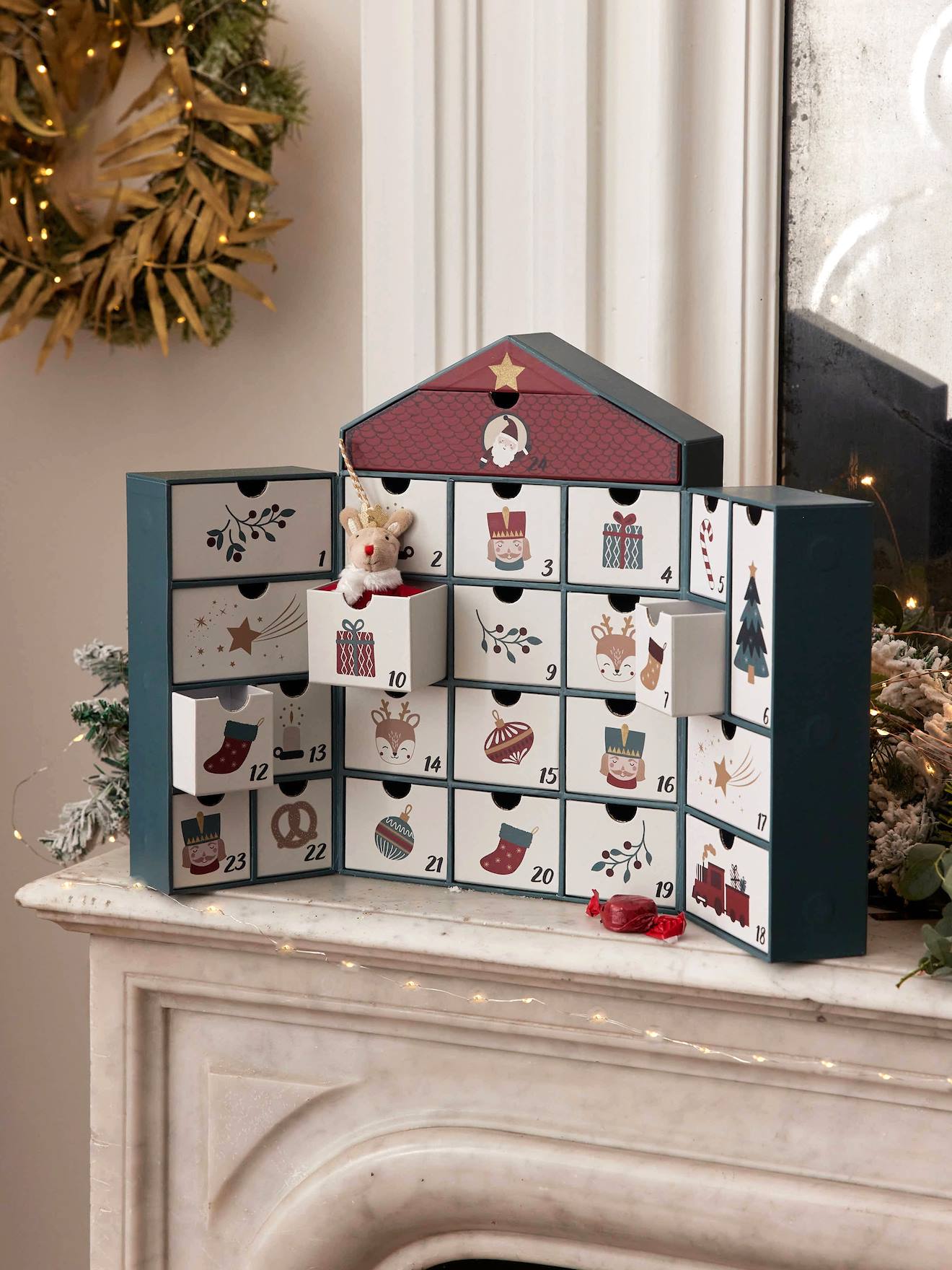 Adventskalender huis van karton groen, bedrukt afbeelding