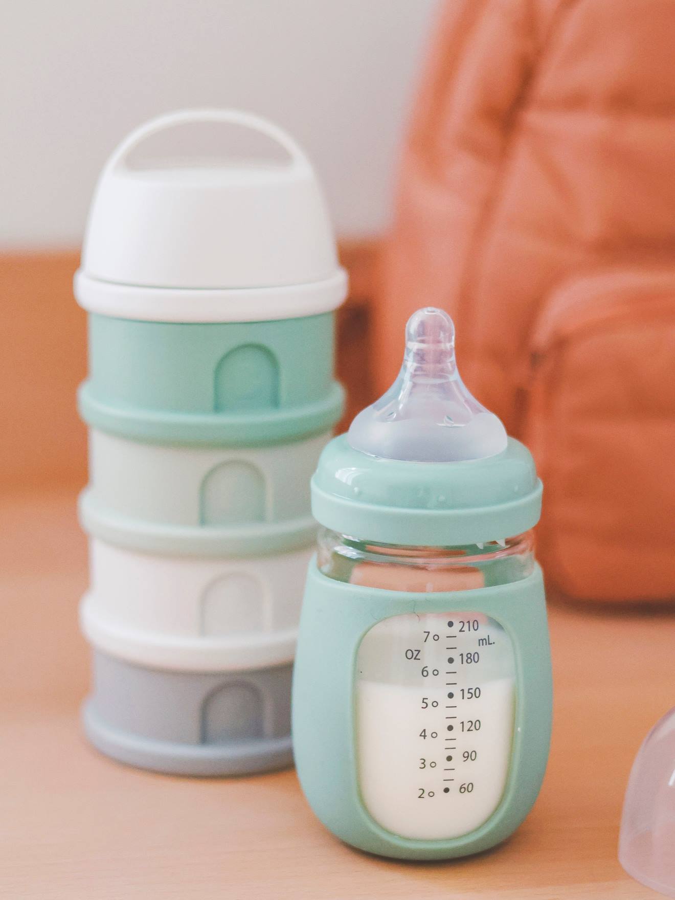 Melkdispenser met 4 vakken BEABA groen