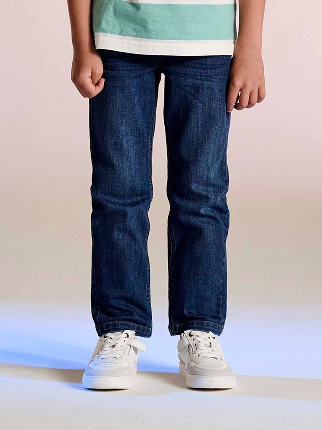 Onverwoestbare rechte relaxjeans jongens, eenvoudig aan te trekken ongewassen denim afbeelding