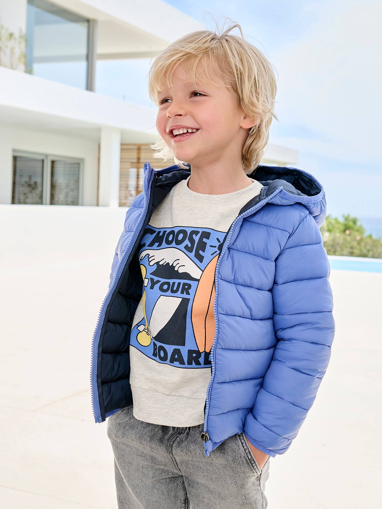 Lichte donsjas met capuchon jongen blauw