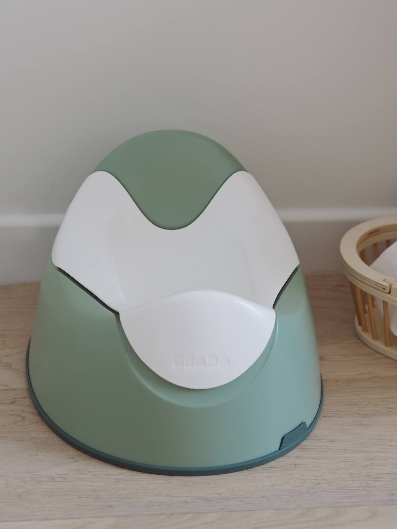Ergonomisch toiletpotje voor baby's BEABA saliegroen afbeelding
