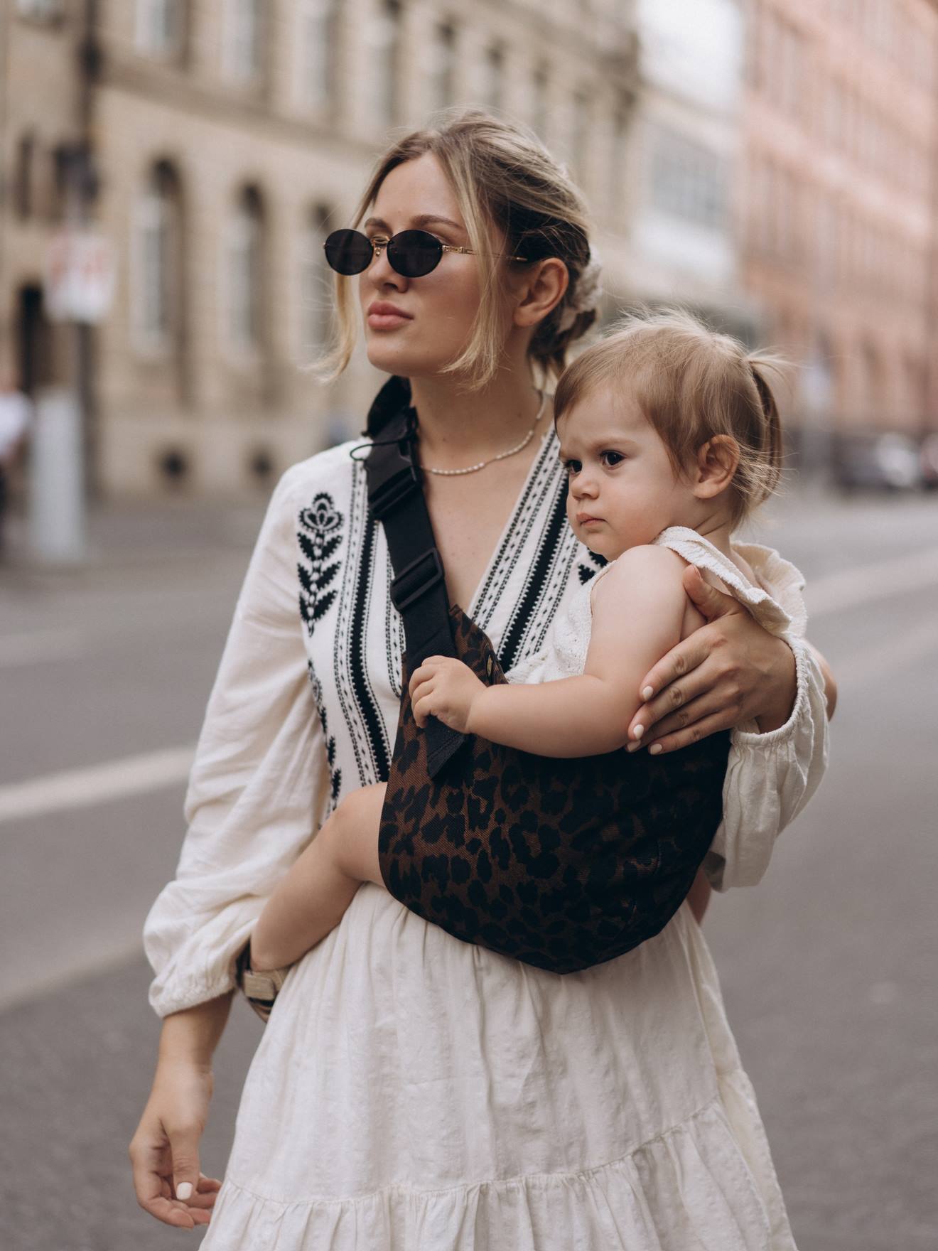 Draagzak voor baby's en kinderen 9 maanden - 4 jaar bruin, bedrukt