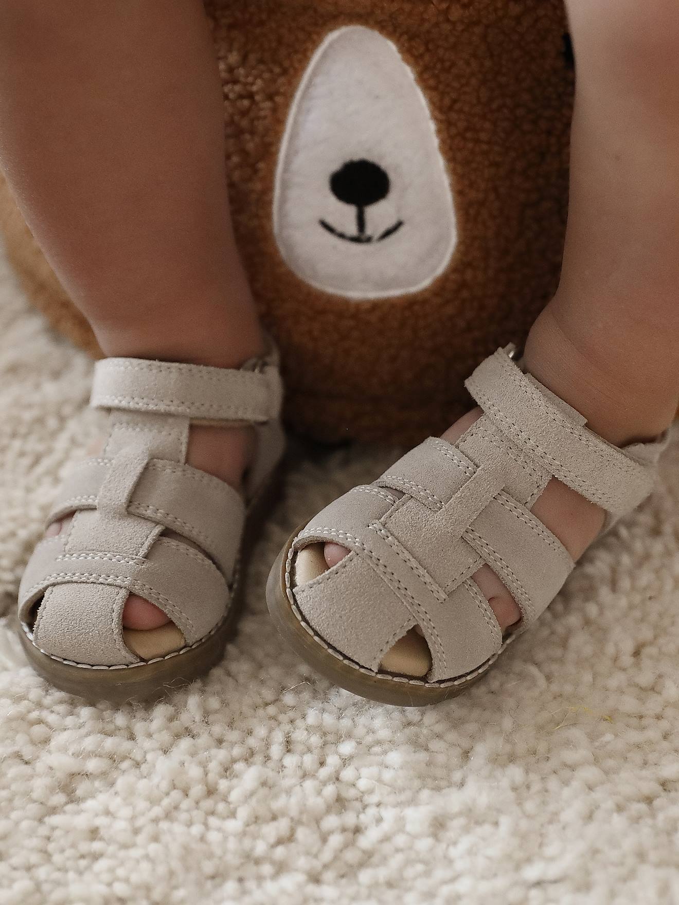 Gesloten sandalen met klittenband van leer voor baby's zandbeige