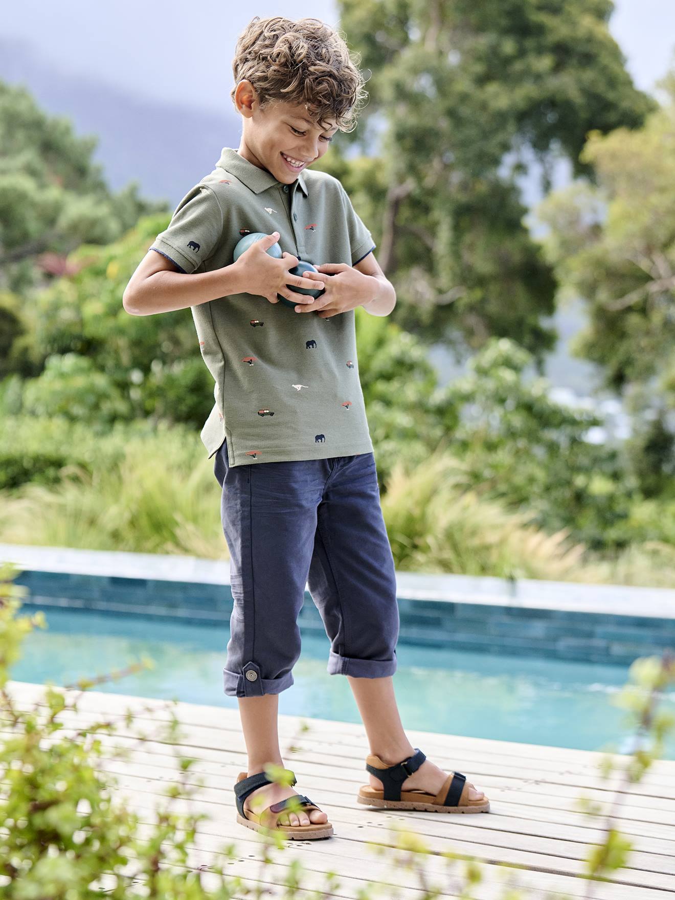 Onverwoestbare pantalon die kan worden omgevormd tot jongesbermuda marineblauw