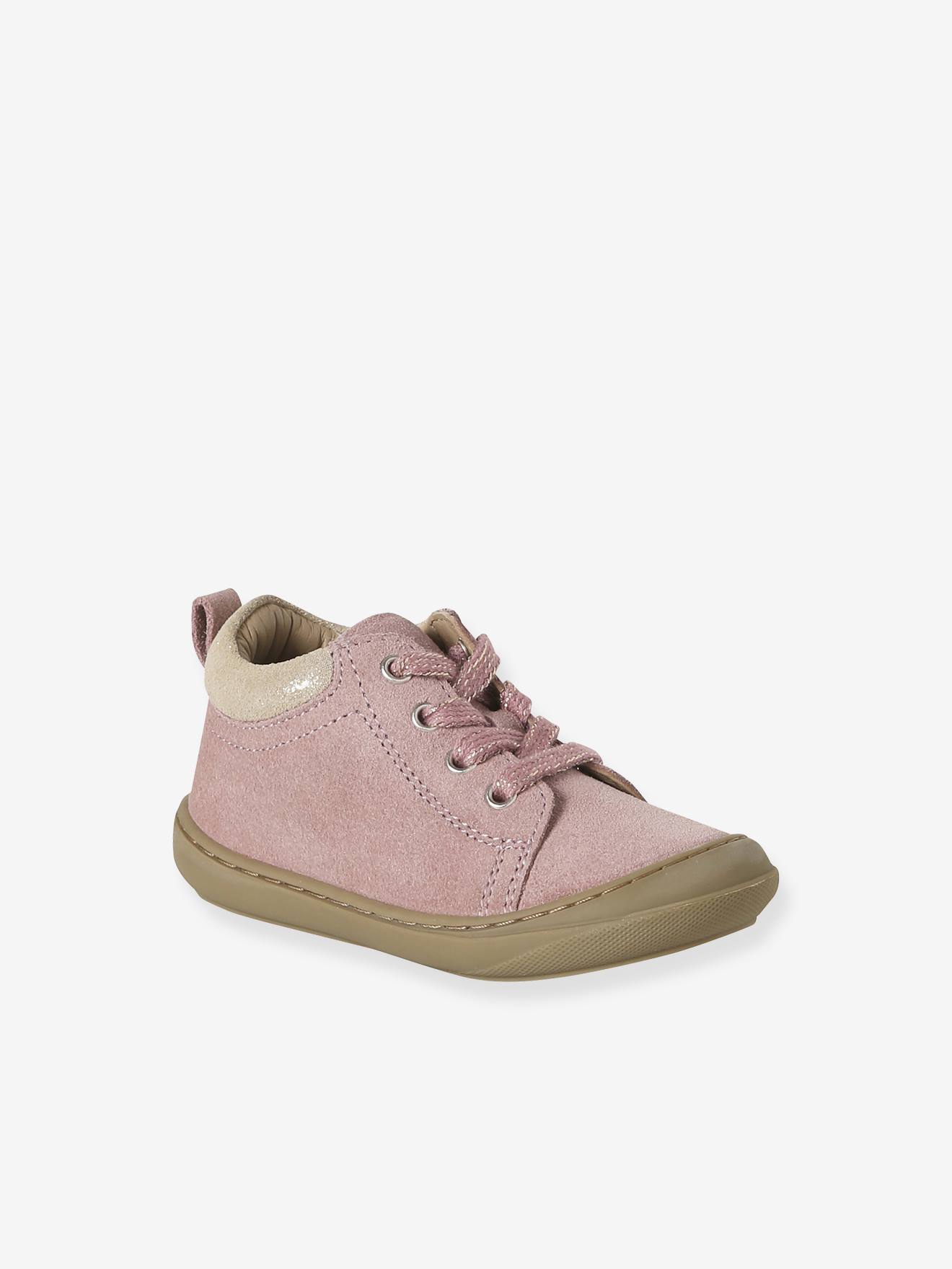 Baby eerste stapjes, veterschoenen van soepel leer rozen afbeelding
