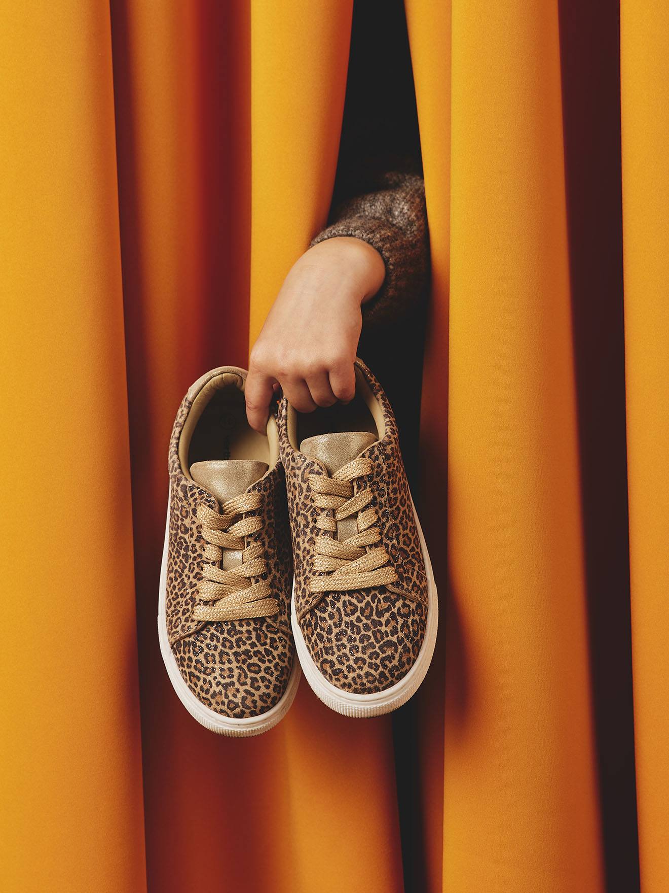 Leren kindersneakers met veters beige, bedrukt afbeelding