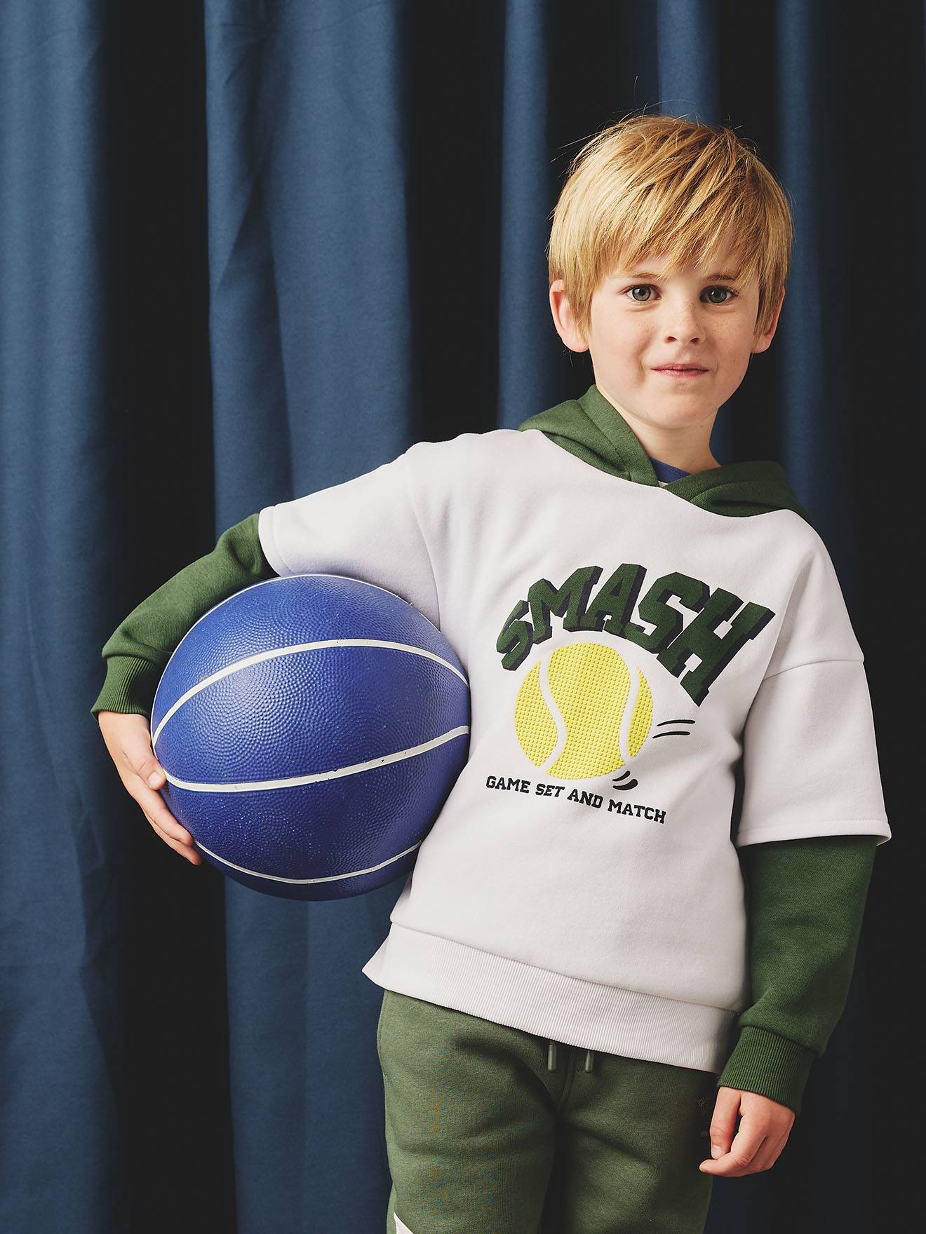Jongenssweatshirt met dubbele mouwen en ballonopdruk in reliëf dennen afbeelding