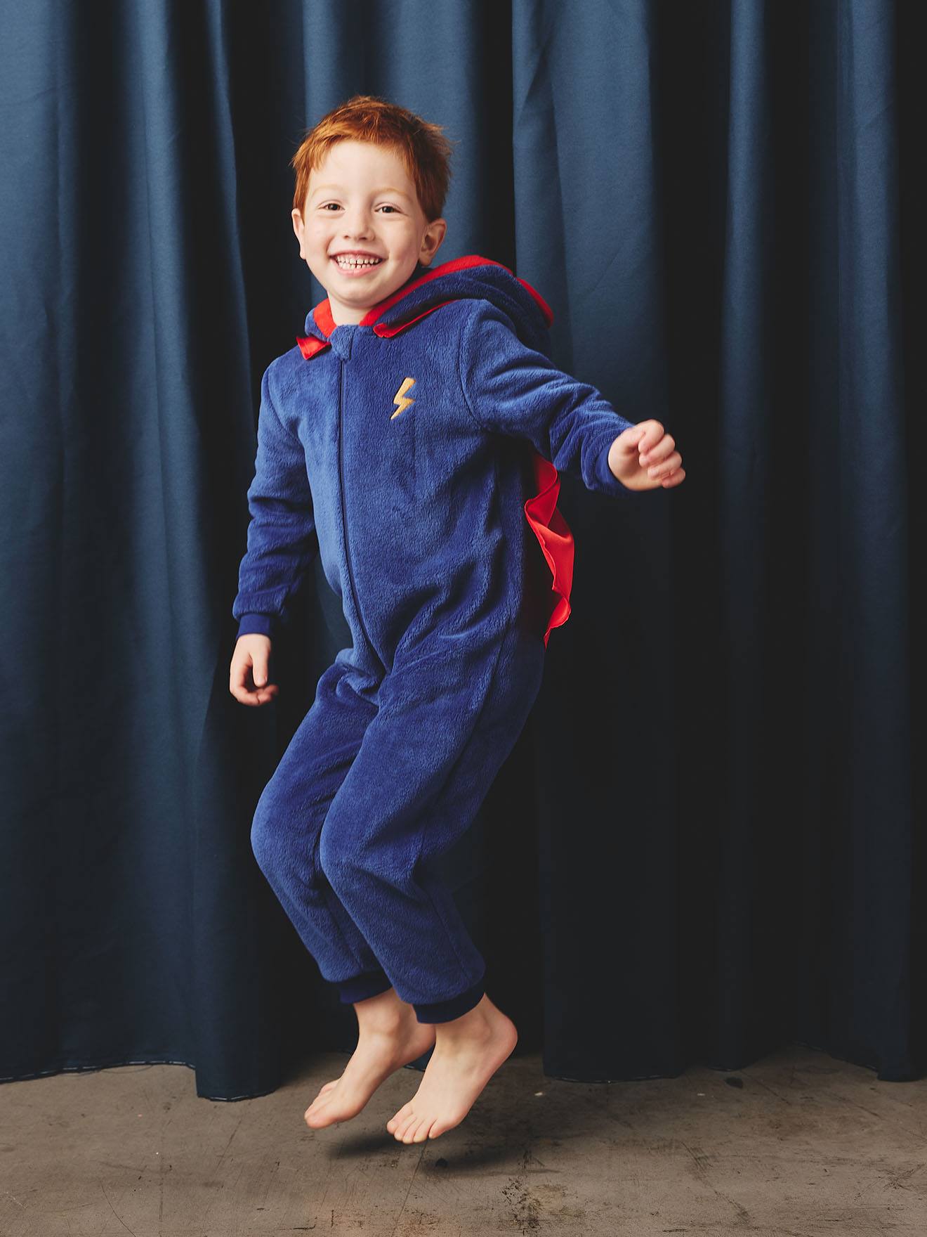 Combi pyjama superheld: cape + afneembaar masker koningsblauw afbeelding