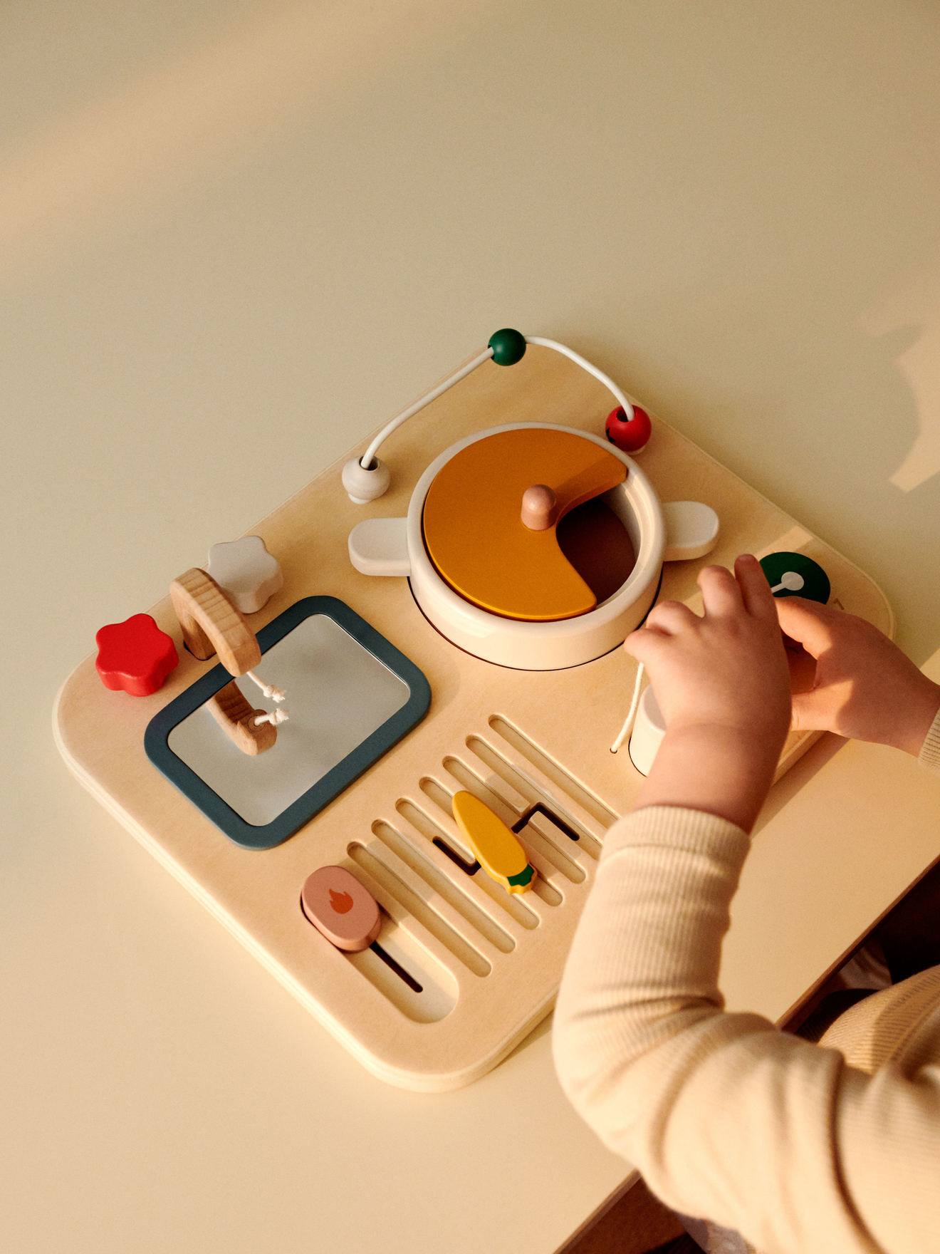 Activiteitenbord chef-kok Magnus LIEWOOD meerkleurig afbeelding