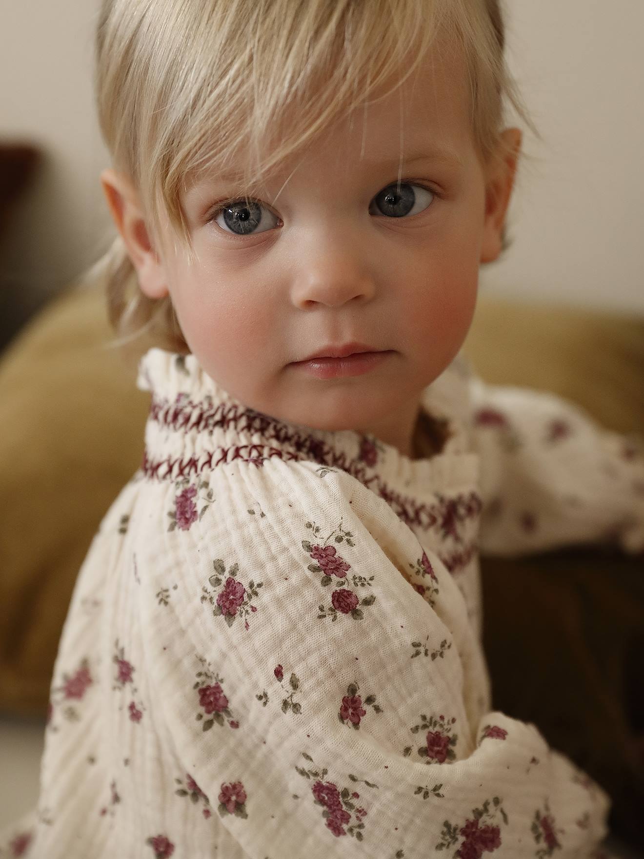 Bedrukte babyblouse met bloemen ecru afbeelding