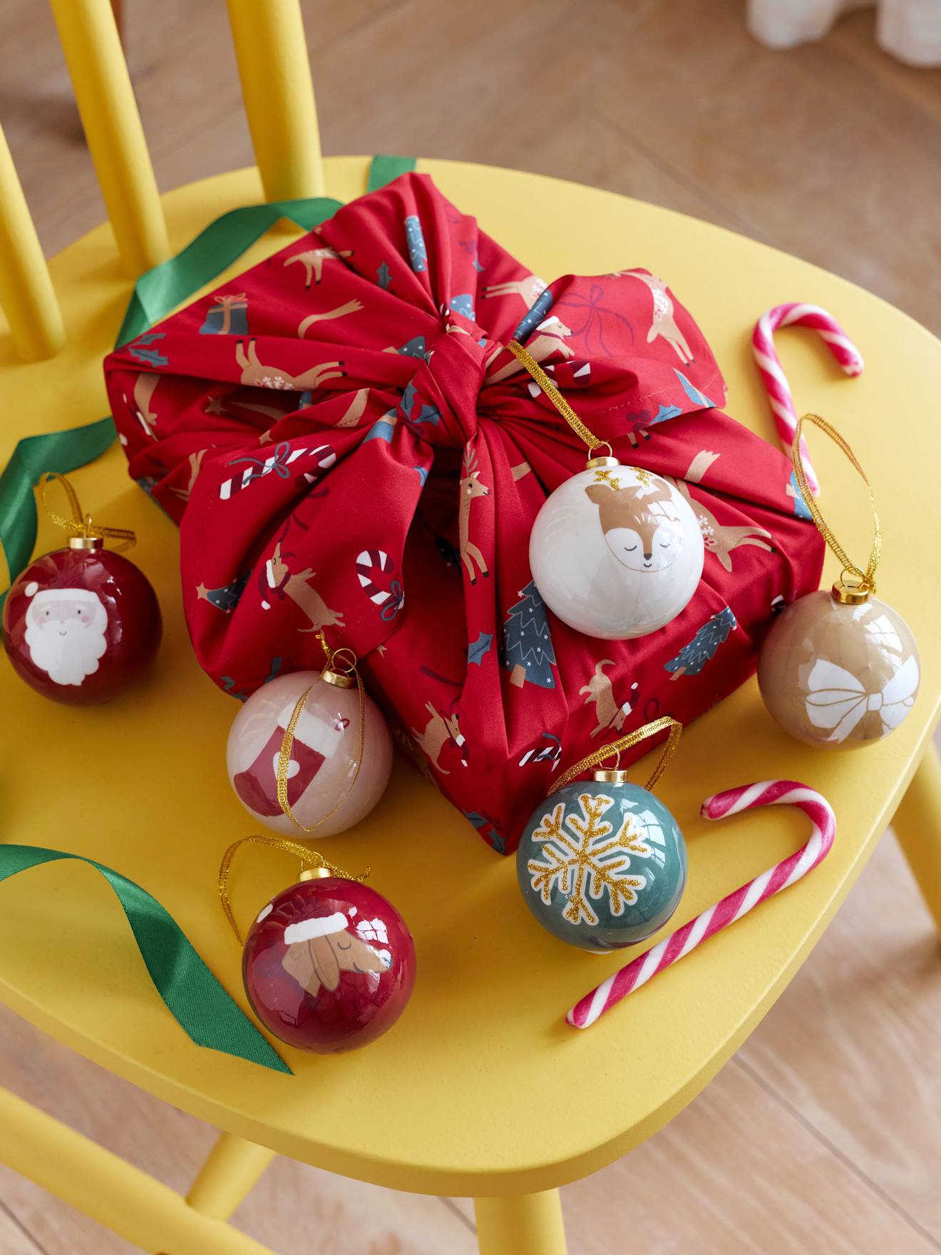 Set van 6 kerstballen in 3D rood afbeelding