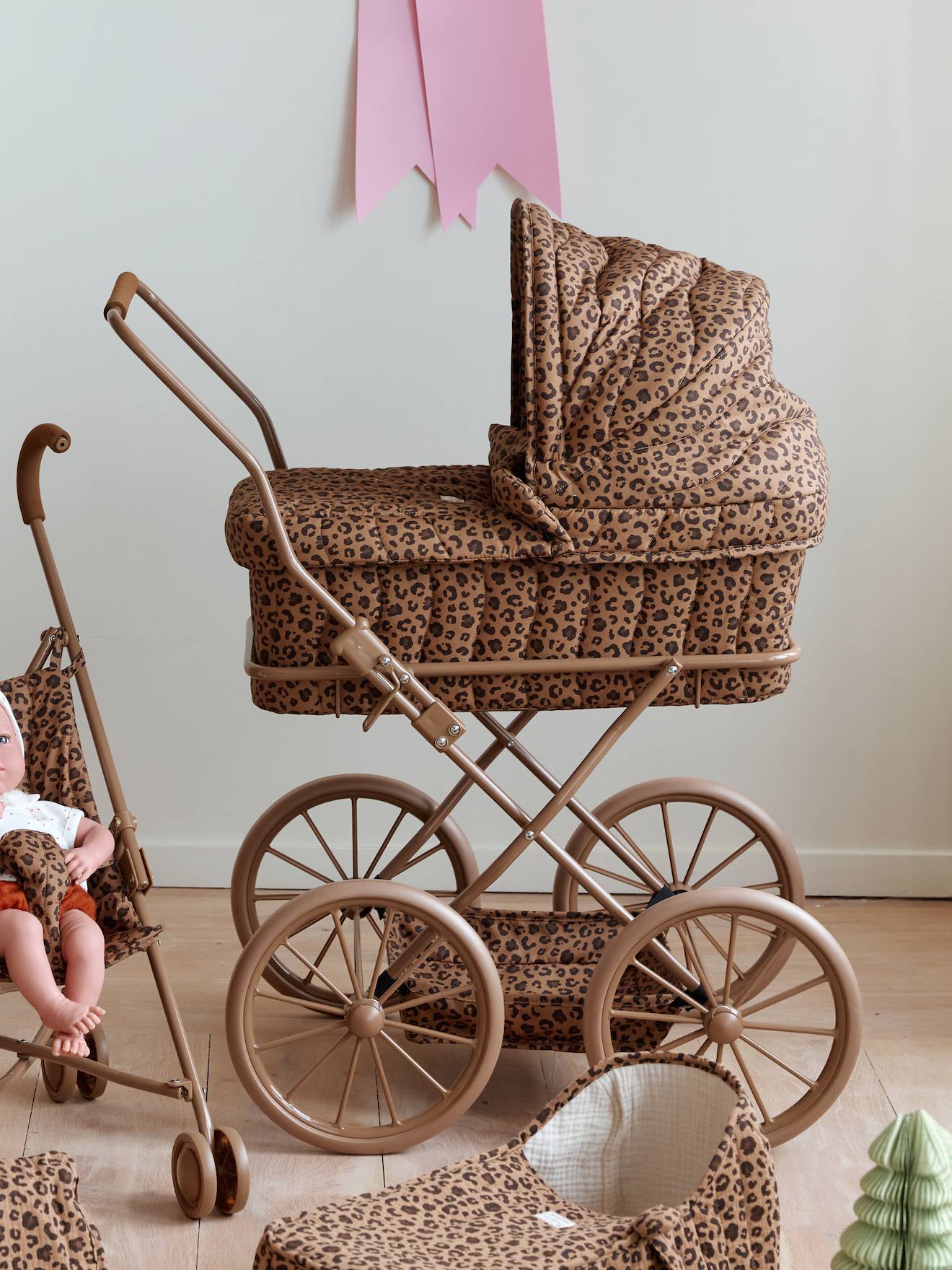 Romantische kinderwagen VERTBAUDET & Envie de fraise bruin afbeelding