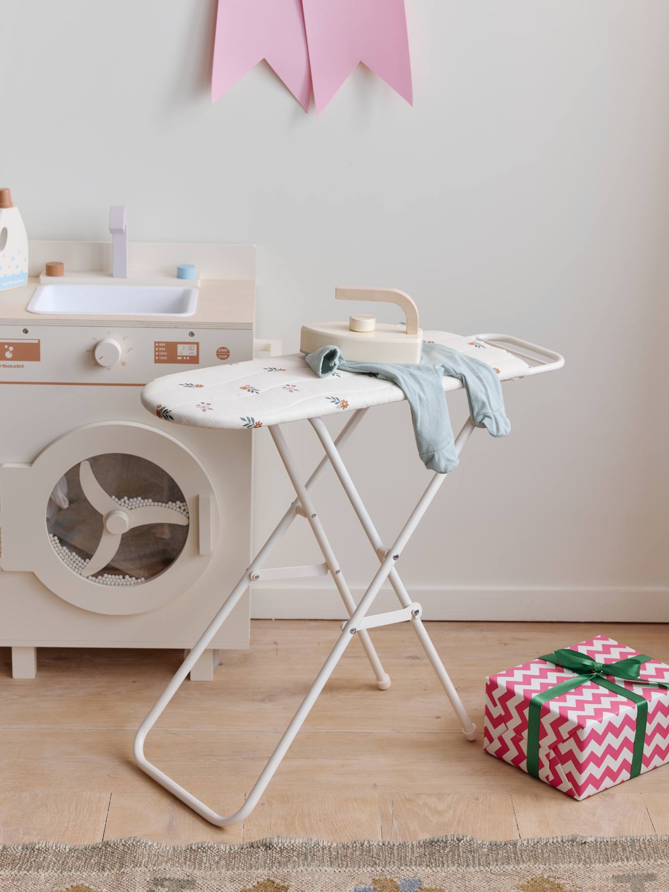 Metalen strijkplank ecru afbeelding