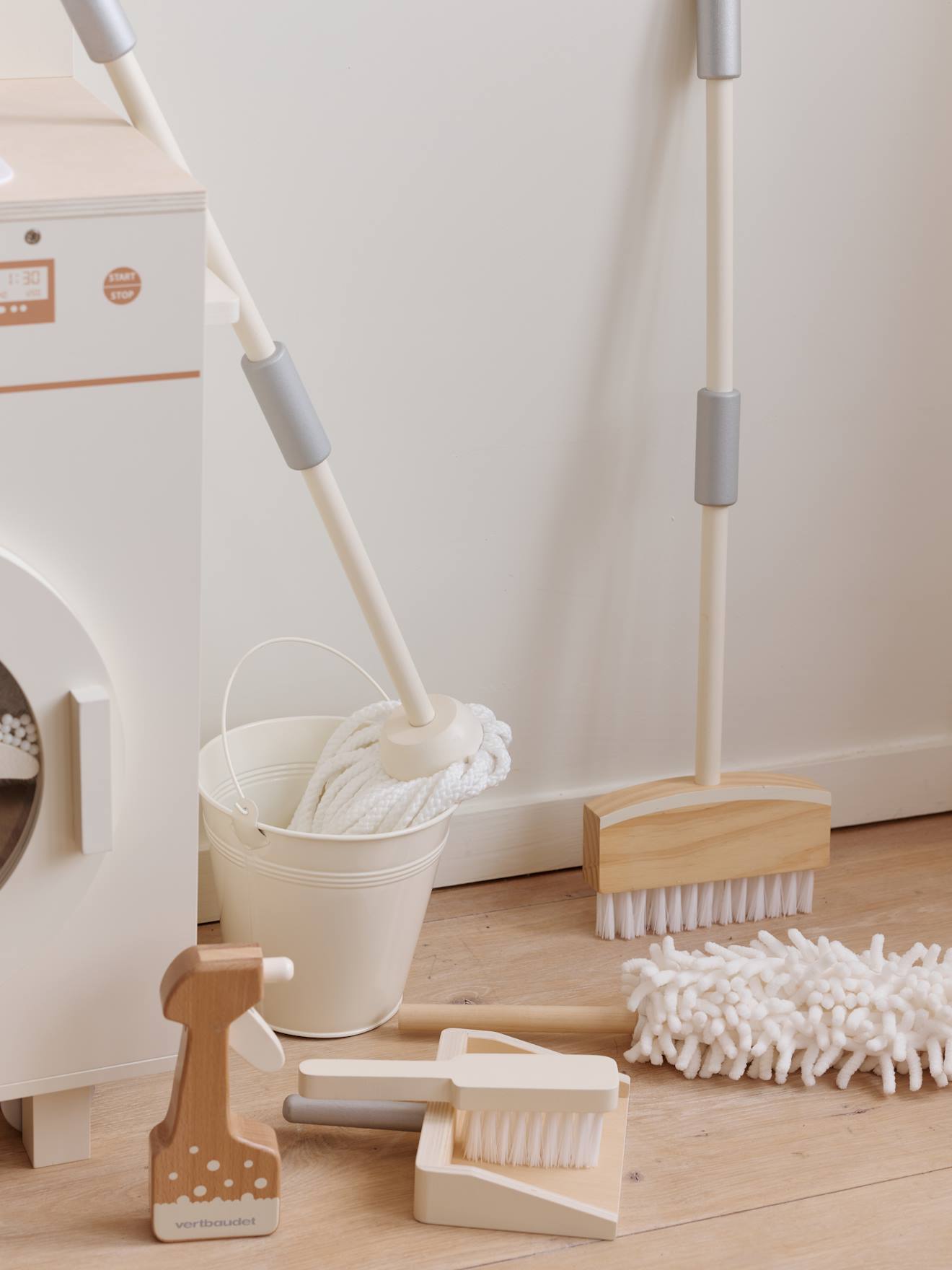 Grote schoonmaakset van FSC®-hout wit afbeelding