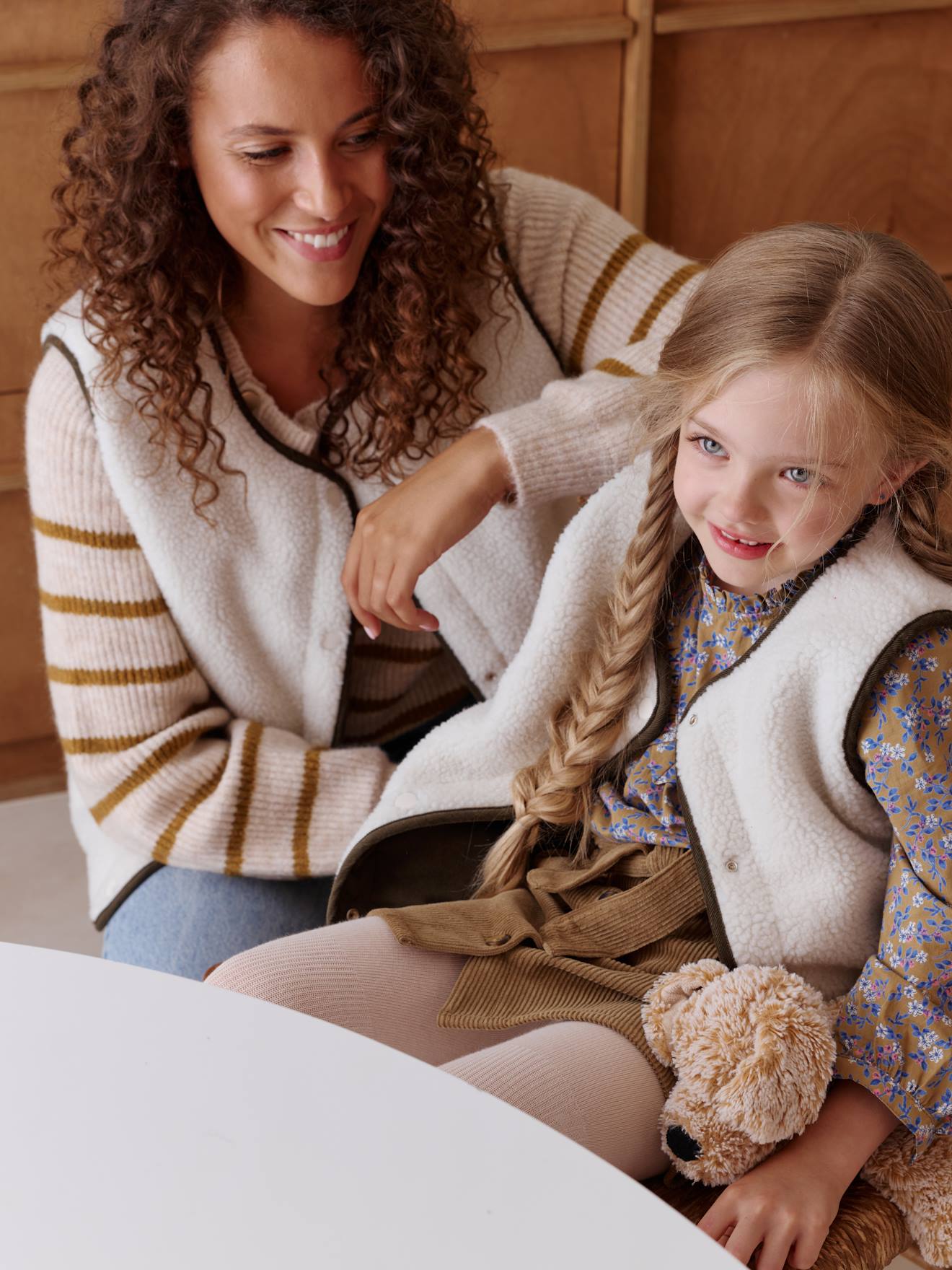 Omkeerbaar vest zonder mouwen voor dames, familie capsule ecru afbeelding