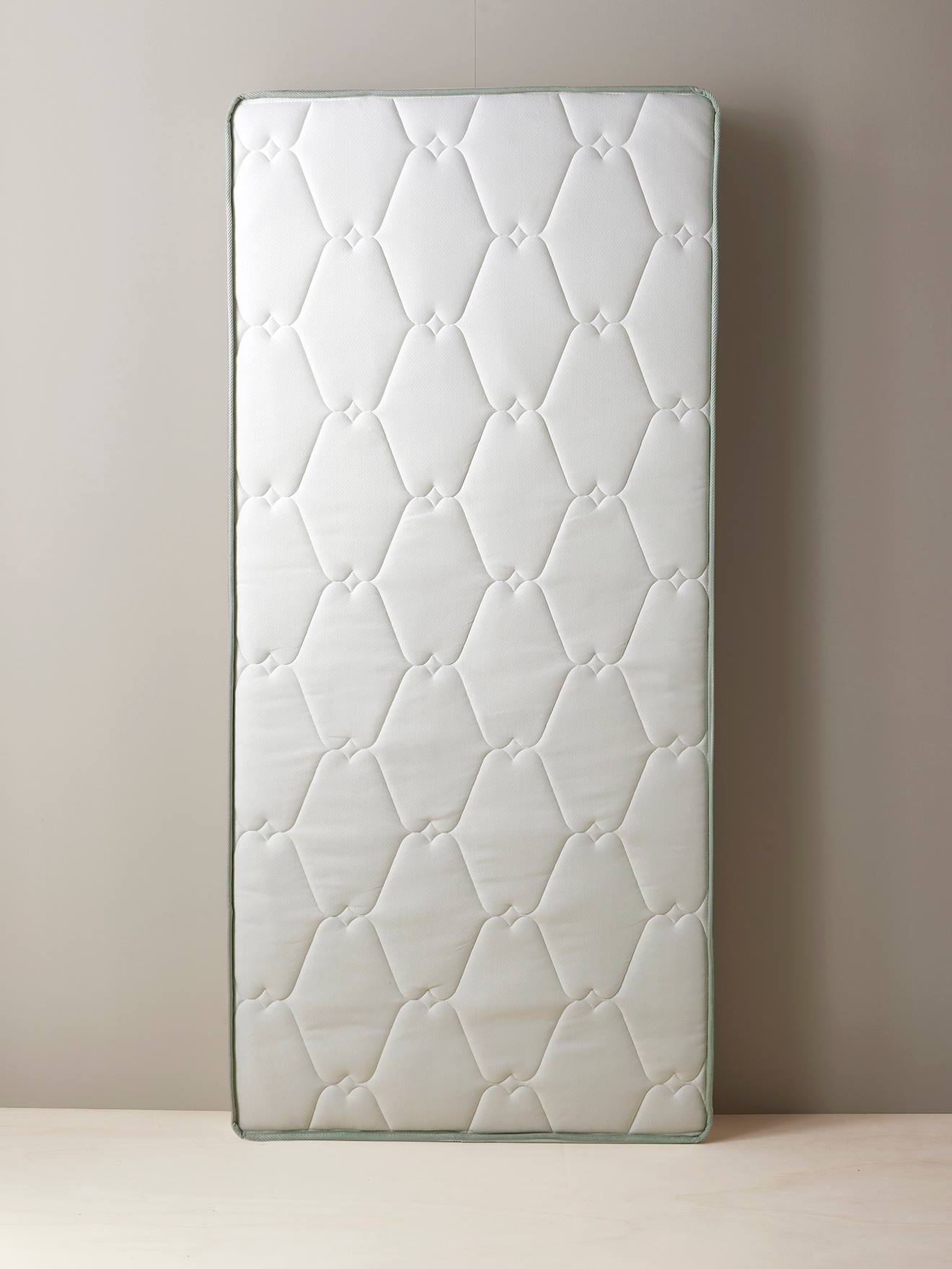 Ademende kindermatras met veren, behandeld met Passerelle®. wit