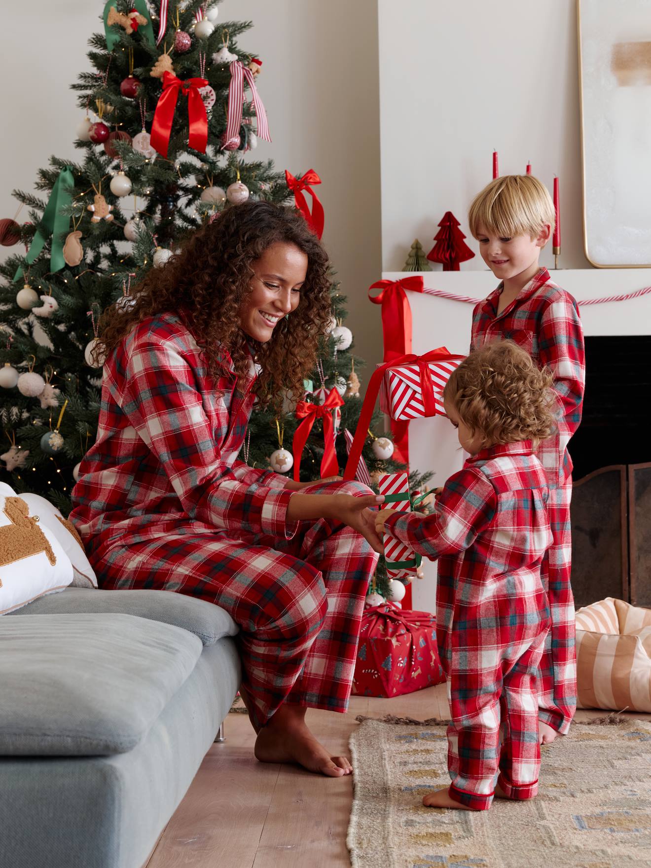 Flanellen damespyjama capsule Kerstmis rood, geruit afbeelding