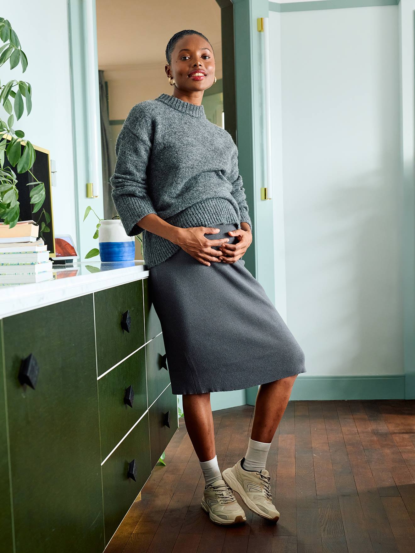 Nauwsluitende halflange rok voor zwangere vrouwen van geribbelde tricot antraciet