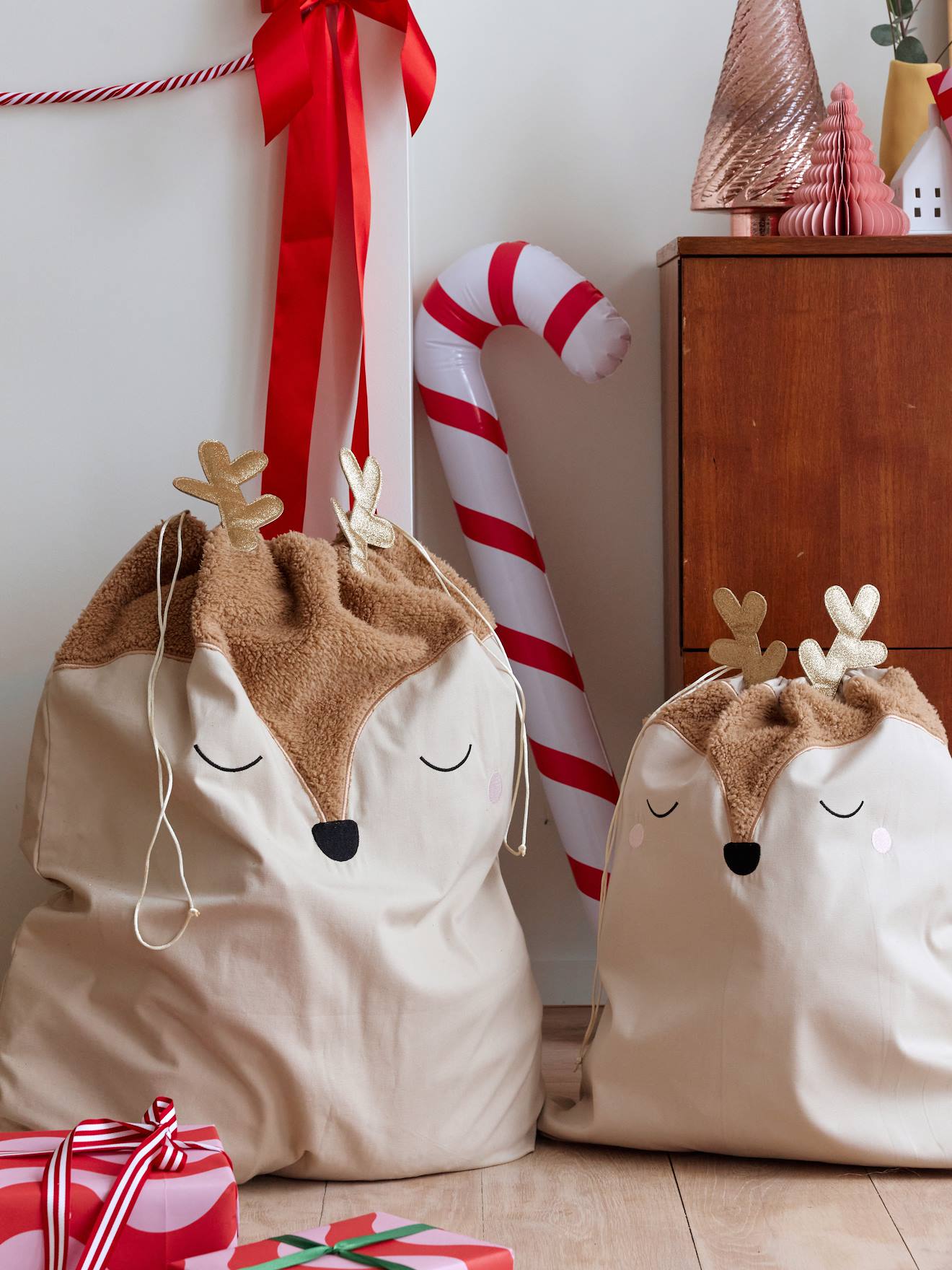 Kerstzak rendier goudbeige afbeelding