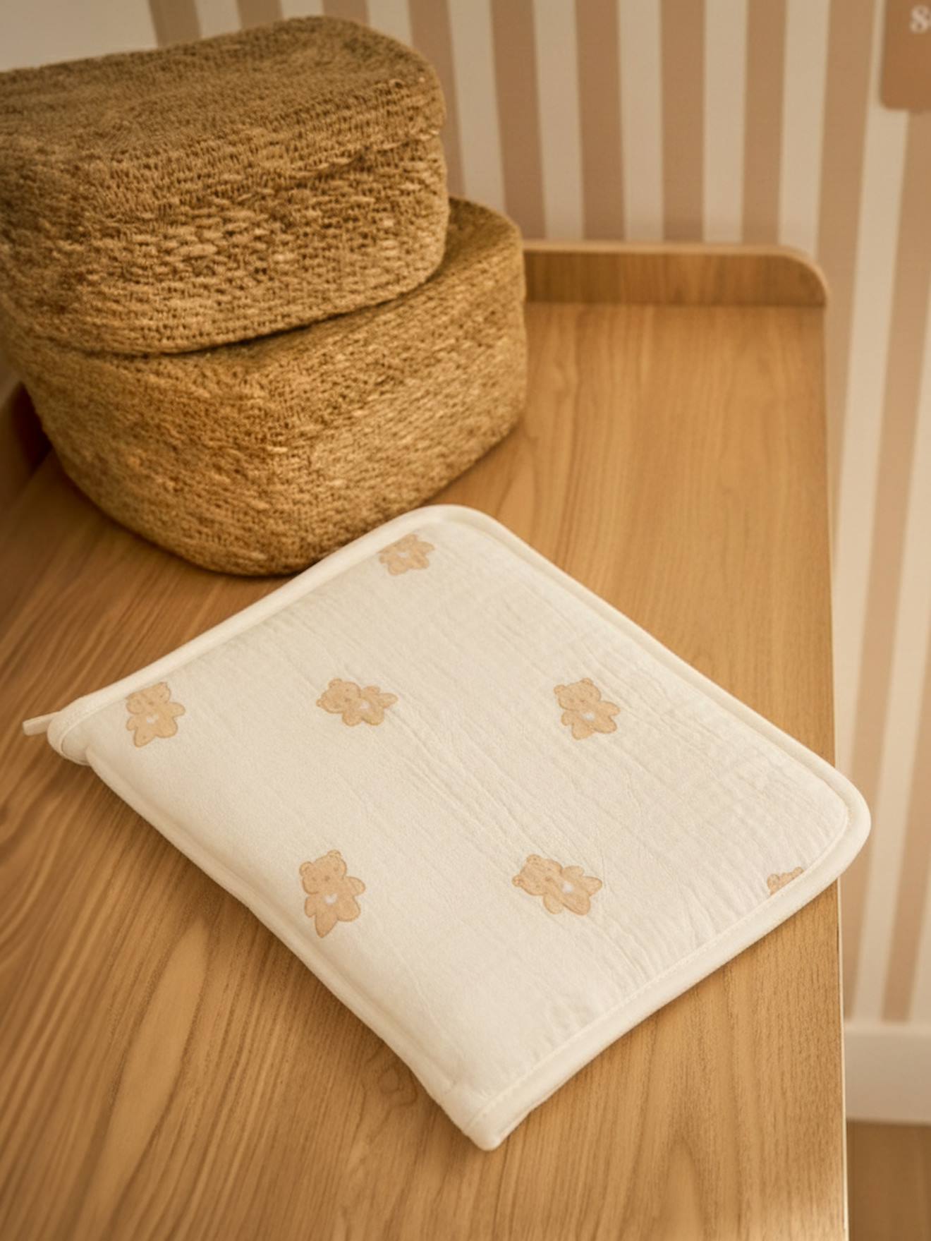 Beschermhoes voor gezondheidsboekje in katoenen gaas ecru afbeelding